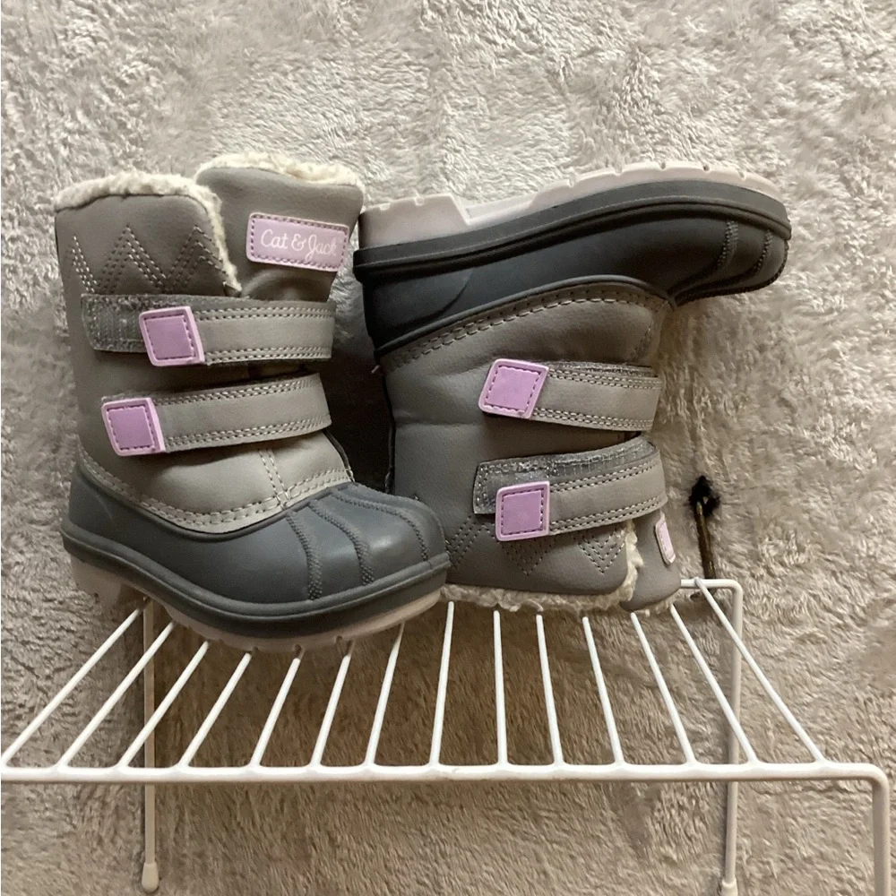 Cat & Jack Gray and‎ Pink Winter Boots
